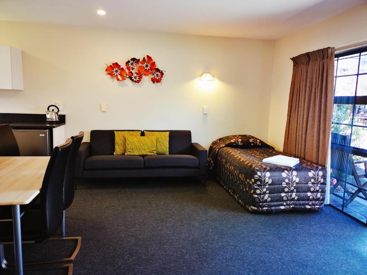 Aston Court Motel Бленгейм Екстер'єр фото